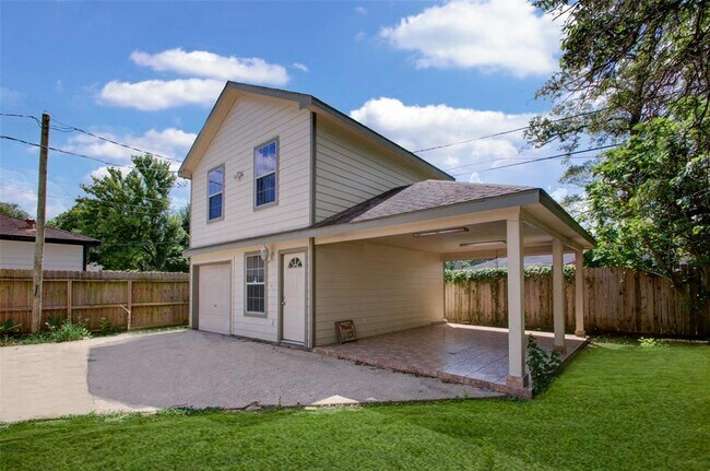 Building Photo - 3913 Edison St