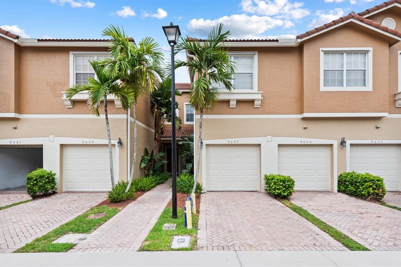 Foto principal - 9057 Plymouth Pl