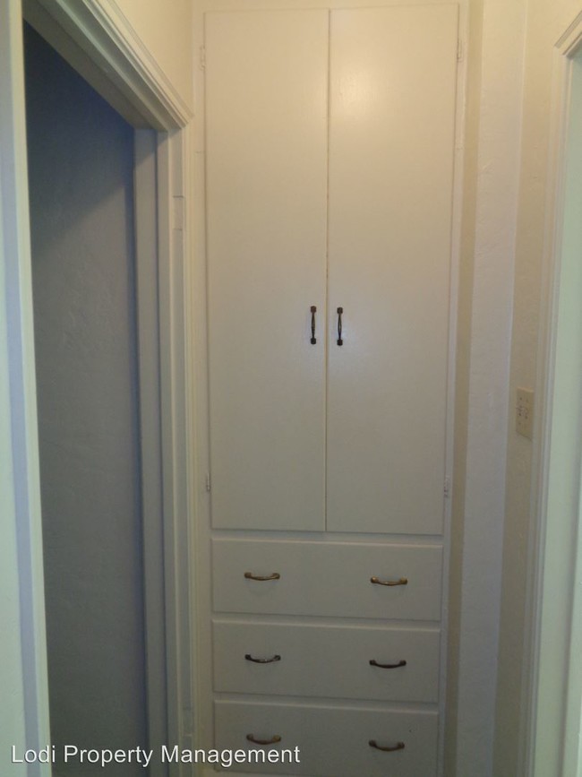 Foto del edificio - 412 W Elm St