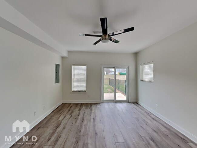 Building Photo - 2384 Eagle Creek Ct