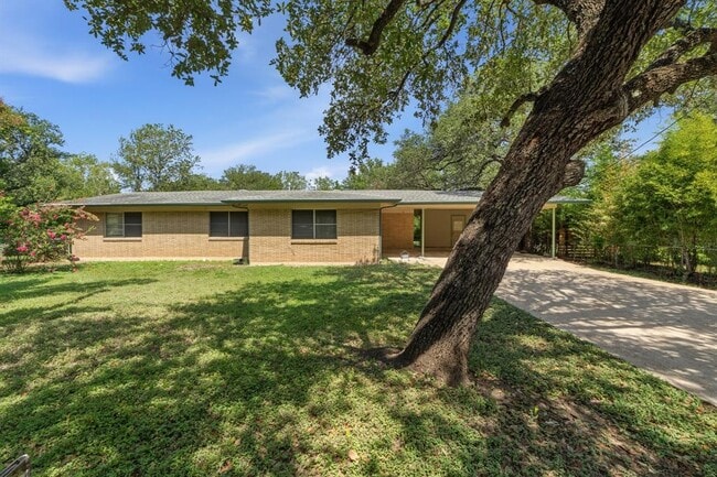 Building Photo - 2414 Havenside Dr