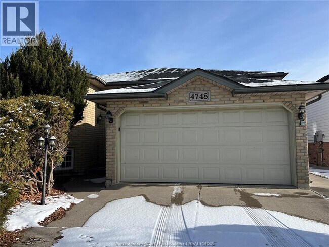 Photo du bâtiment - 4748 Juliet Crescent