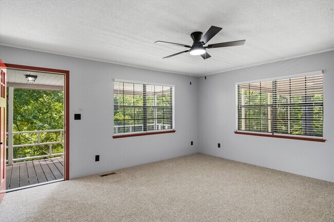 Foto del edificio - 250 Goodfield Creek Rd