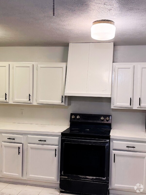 Building Photo - 1425 Coffeyville Trail