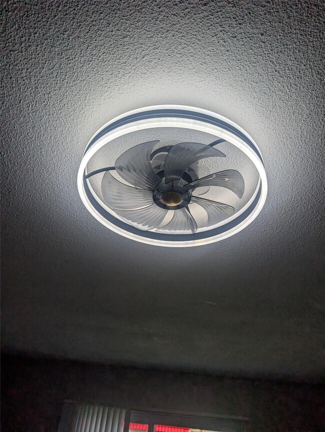 Foto del edificio - 5820 NW 17th Pl