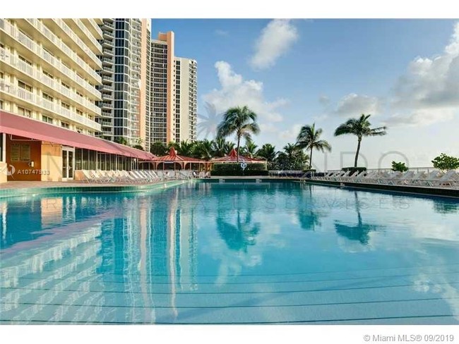 Foto del edificio - 19201 Collins Ave