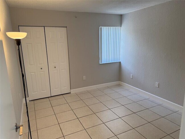 Foto del edificio - 7015 NW 173rd Dr