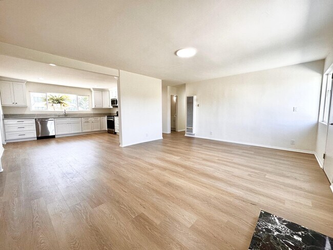 Foto del edificio - 7031 Sowell Ave