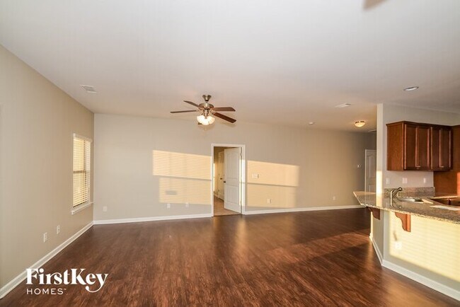 Building Photo - 5035 Kensington Pl