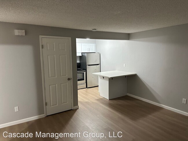 Foto del edificio - 2 br, 1 bath Apartment - 325 SW Academy 32...