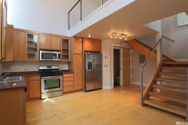 Building Photo - 247 W Pueblo St