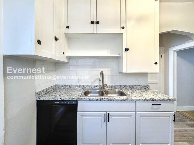 Foto del edificio - 1147 N Marion St