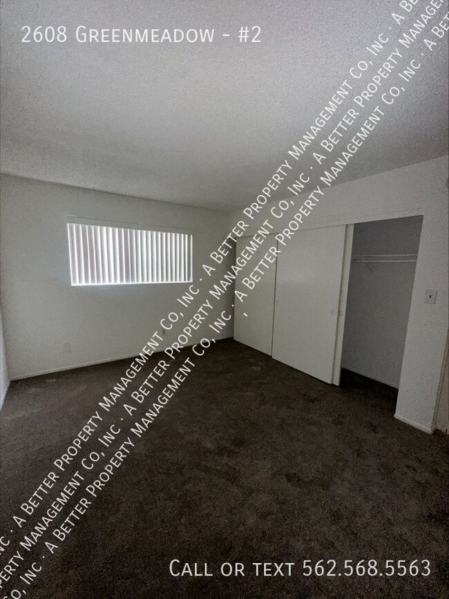 Building Photo - 2 BED/2 BATH w/garage & private patio.  Sm...