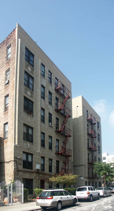 Primary Photo - 2807-2809 Claflin Ave