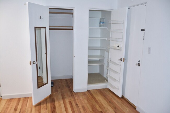 Foto del edificio - Spacious East Queen Anne 1 Bedroom Condo f...