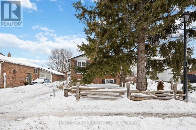 Building Photo - 249 Hodgson Dr