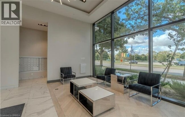 Photo du bâtiment - 7 Erie Ave