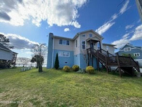 Building Photo - 321 Riverside Dr
