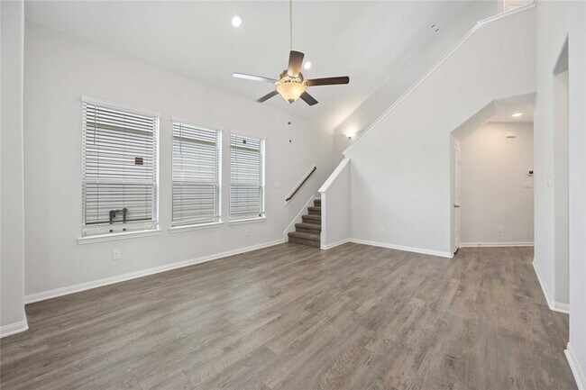 Building Photo - 110 Tejas Vlg Pkwy