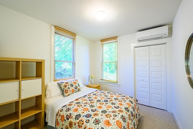 Building Photo - 7 White Pine Knoll