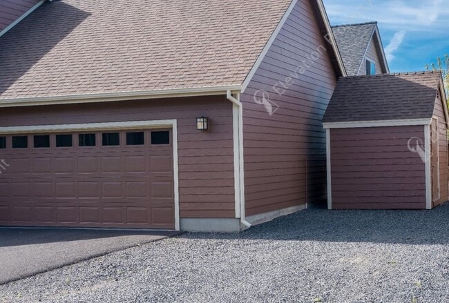 Building Photo - 3-Bedroom Home with RV Parking