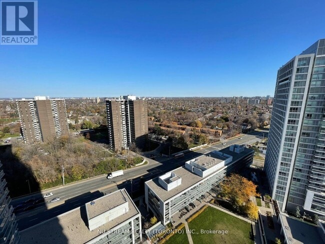 Building Photo - 275 Yorkland Rd