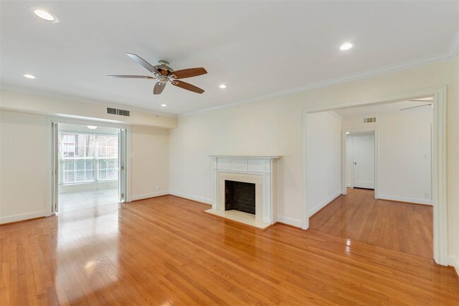 Foto del edificio - 2343 Shakespeare St