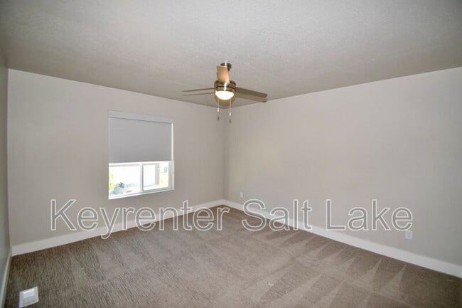 Building Photo - 2273 W 2710 S