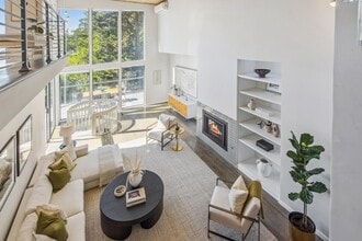 Building Photo - 2861 Chelsea Dr