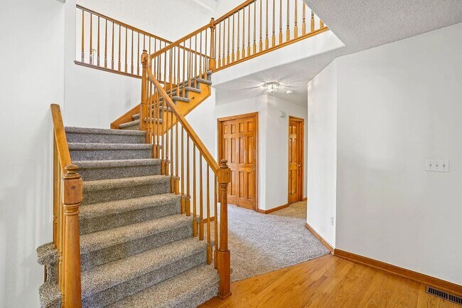 Foto del edificio - BEAUTIFUL 4 Bed 3 Bath Single Family Home ...