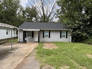 Building Photo - 616 Simpson St