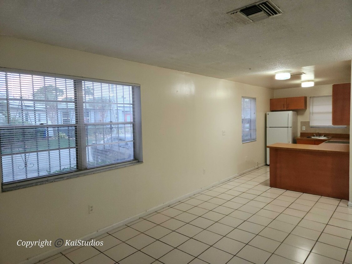 Foto principal - Charming 2-Bedroom Home in Fort Lauderdale...