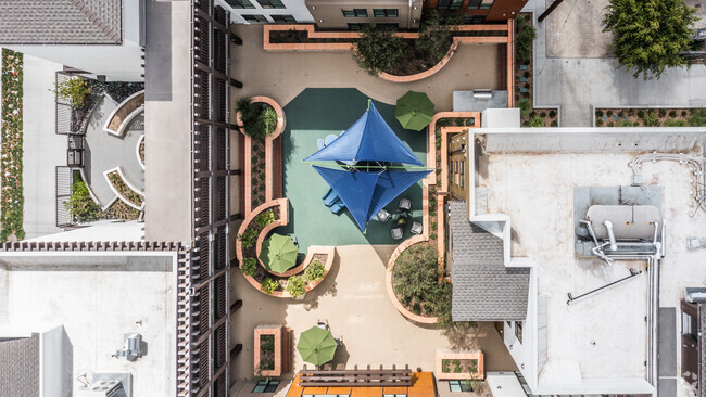 Jardín - Residences at Main
