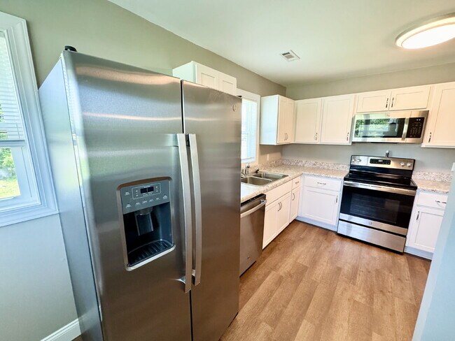 Foto del edificio - Remodeled Townhome Minutes from Downtown S...
