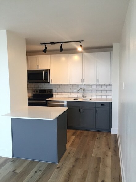 Foto del edificio - 4250 N Marine Dr