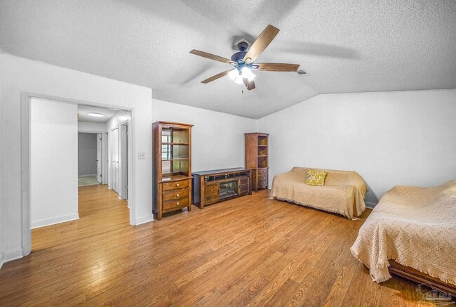 Building Photo - 6929 Summit Way