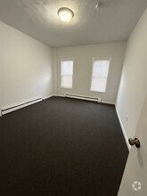Building Photo - 107-111-111 Brooks St