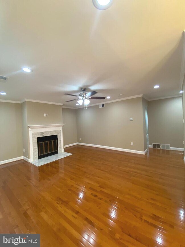 7212 Donnell Pl Unit D6, District Heights, MD 20747 Room for Rent in