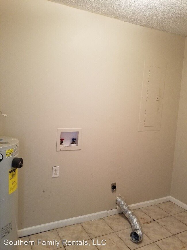 Building Photo - 3 br, 2 bath House - 627 Ed Beckham Rd