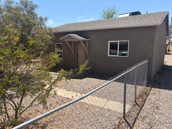 Foto del edificio - 2 Bedroom Rental in Coolidge | Washer/Dryer Included