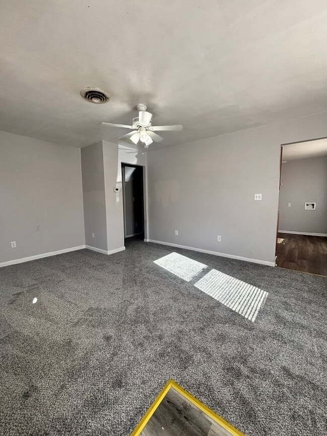 Foto del edificio - Adorable Two Bedroom Duplex In Truxton