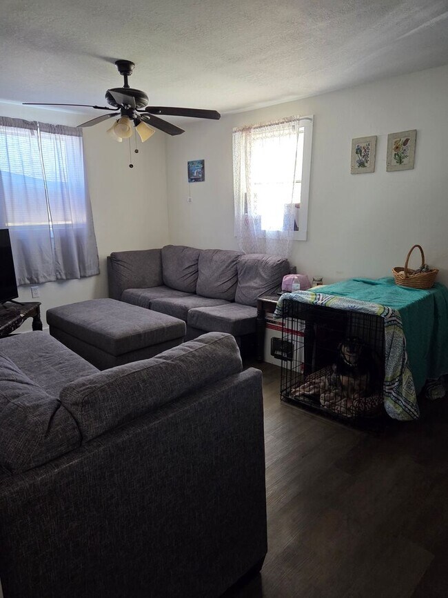 Foto del edificio - Maryville 37801 - 3 bedroom, 1 bath home - Contact Shelly Gunion (865) 755-7678