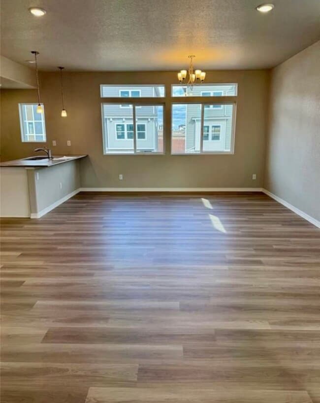 Foto del edificio - 7380 Cornice Pt