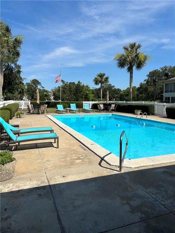 Foto del edificio - 300 N Windward Dr