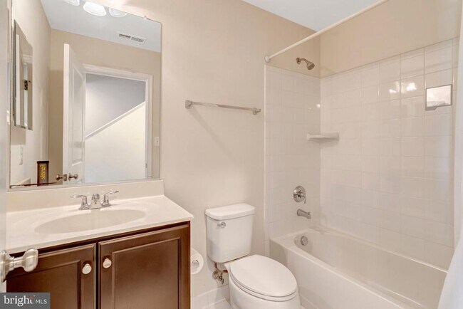 Foto del edificio - 8932 Dahlgren Ridge Rd