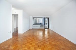 Primary Photo - 100 Beekman St