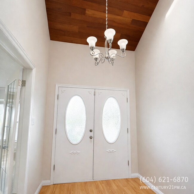 Building Photo - 10454 Fraserglen Dr