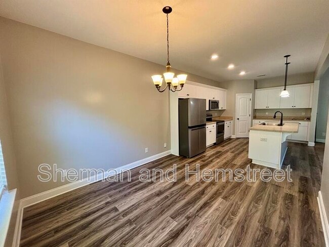 Building Photo - 214 McDuffie Cir