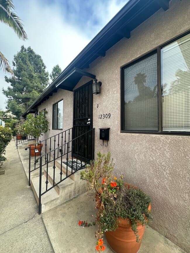 Building Photo - 12305 Ocean Park Blvd