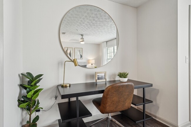 Espacio de oficina en casa en Gwinnett Pointe Apartments en Norcross, GA 30093 - Gwinnett Pointe
